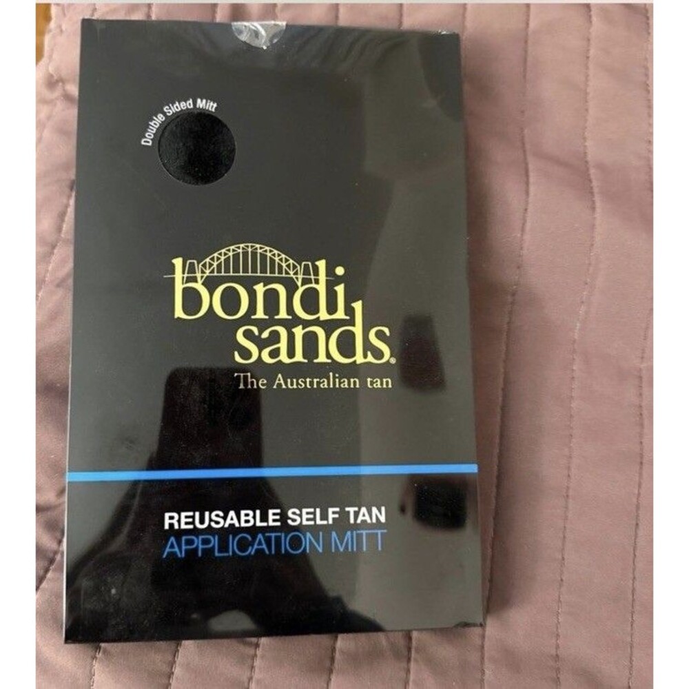 New Bondi Sands Reusable Self Tan Application Mitt to Apply Self Tanner